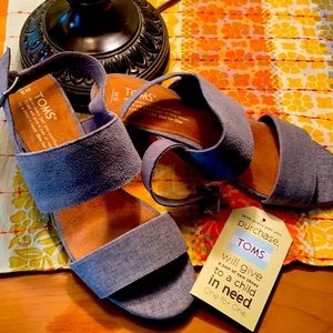 Tom's poppy sandals, size 8, shade suede, linen